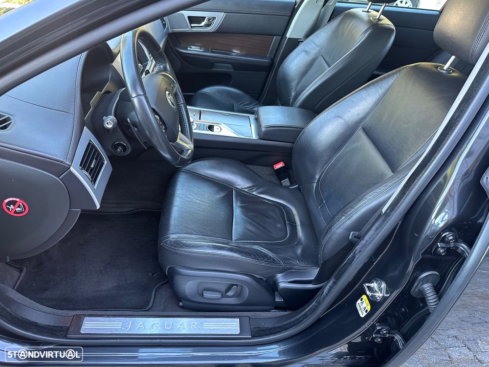 Jaguar XF 2.2 D Premium Luxury - 9