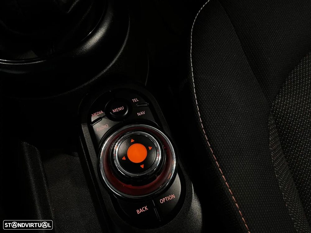 MINI 3 Portas One D - 21