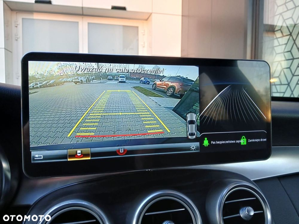 Mercedes-Benz Klasa C 180 9G-TRONIC - 29