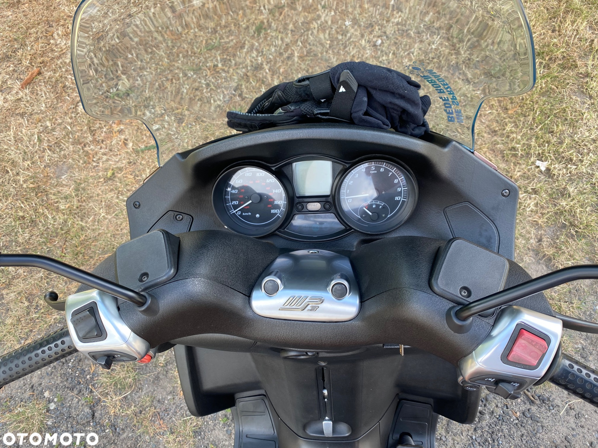 Piaggio MP-3 - 7