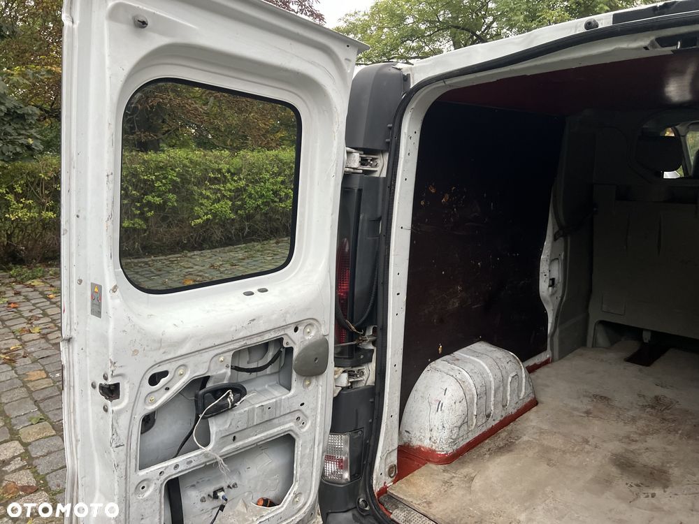 Opel Vivaro 2.5 CDTI L2H1 - 15