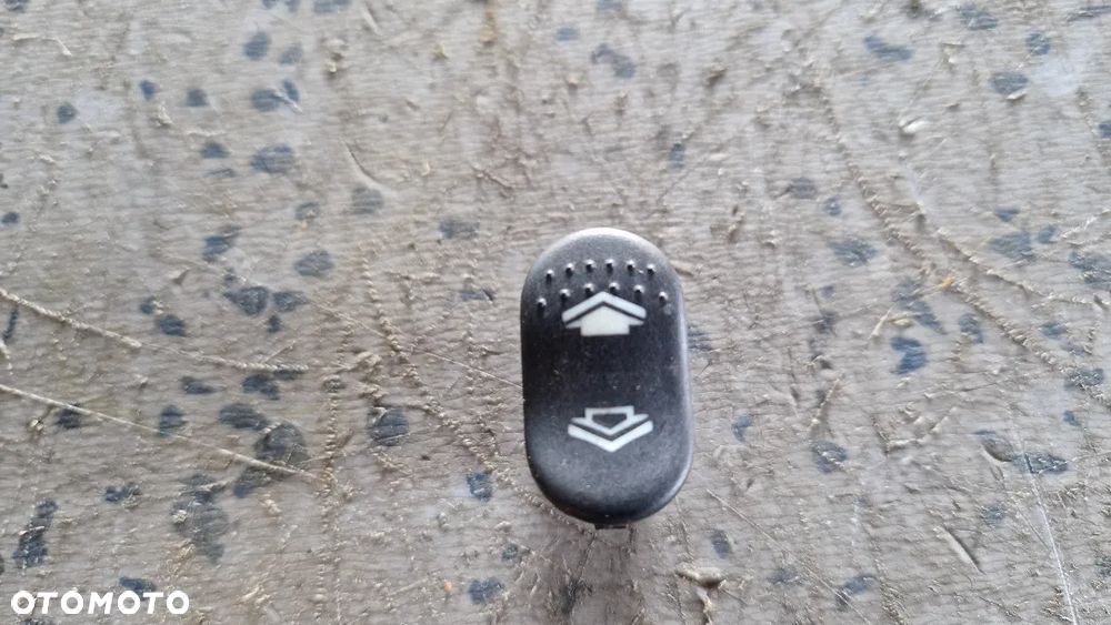 FORD FOCUS MK I PRZEŁĄCZNIK SZYB PRAWY - 1