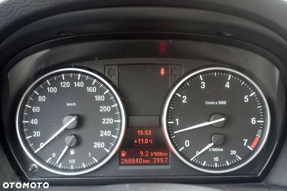 BMW Seria 3 318i Edition Sport - 15