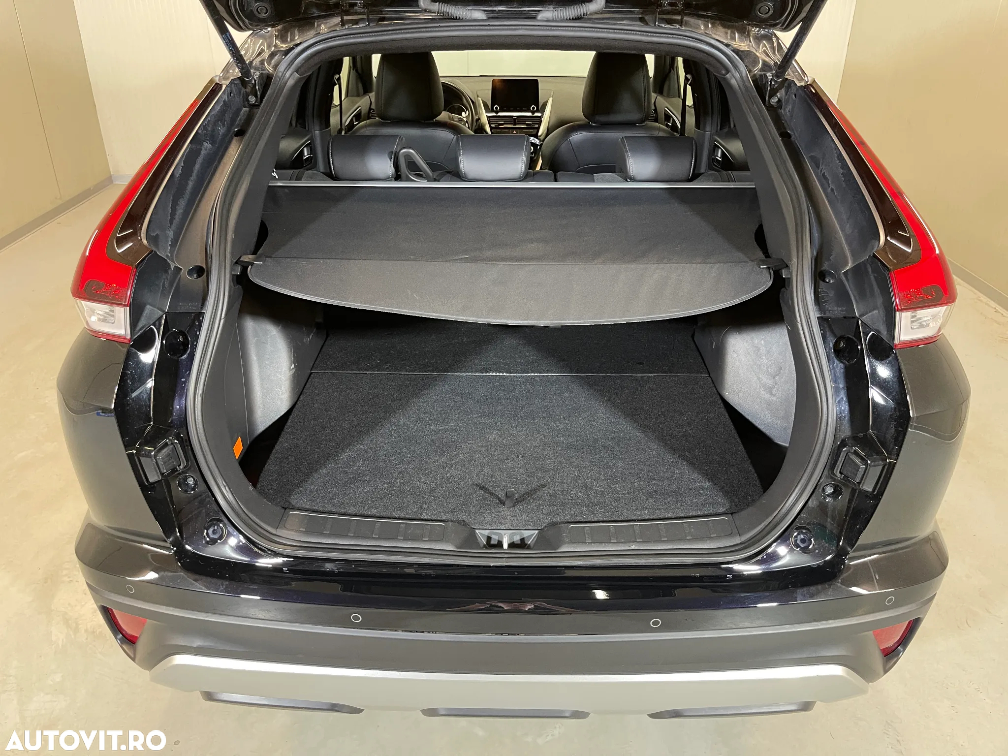 Mitsubishi Eclipse-Cross Plug-In Hybrid 4WD Plus Select - 12