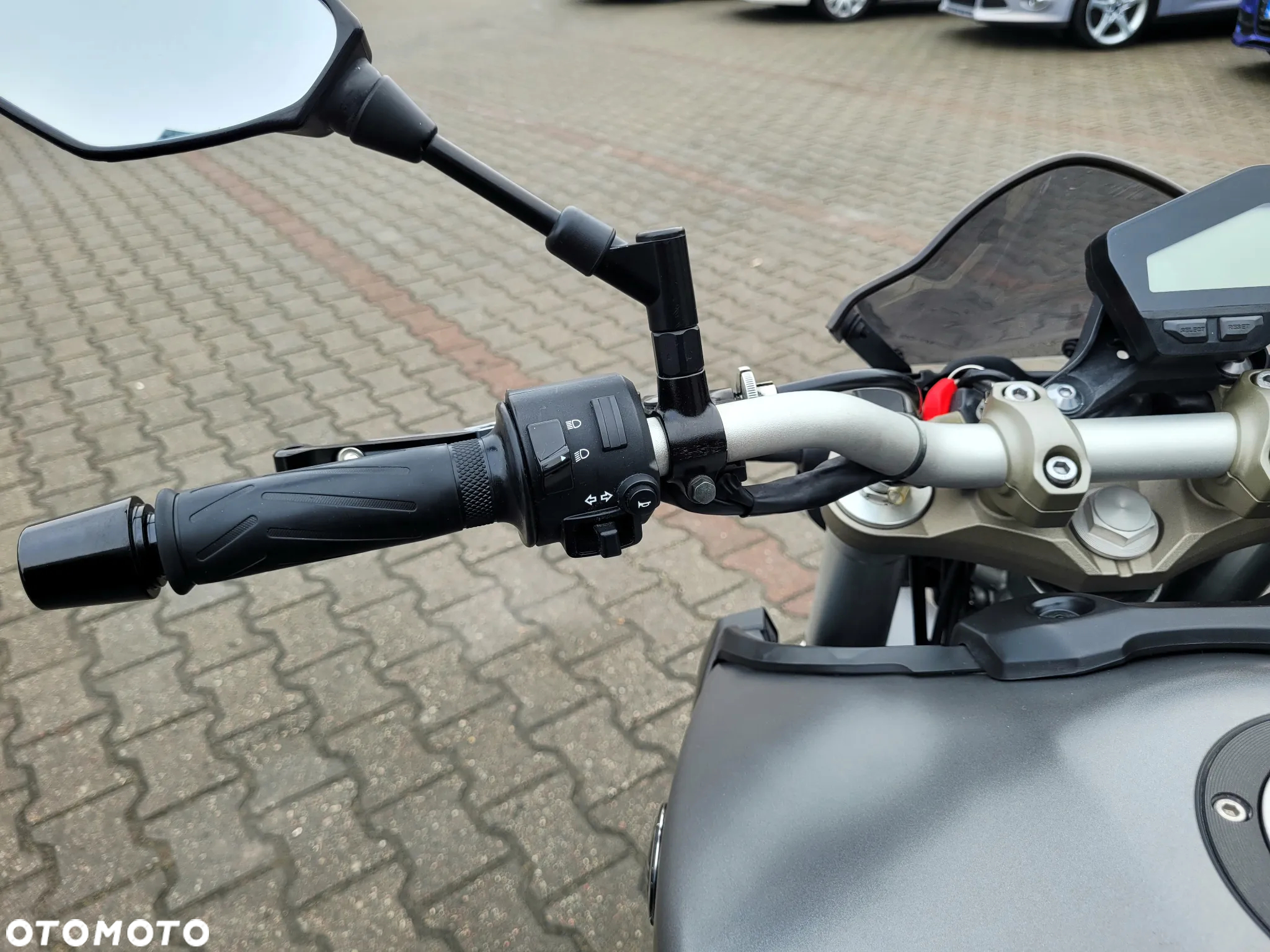 Yamaha MT - 16