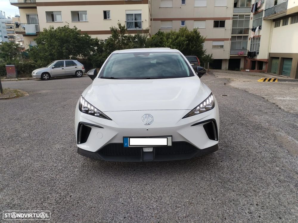 MG MG4 64 kWh Luxury - 2