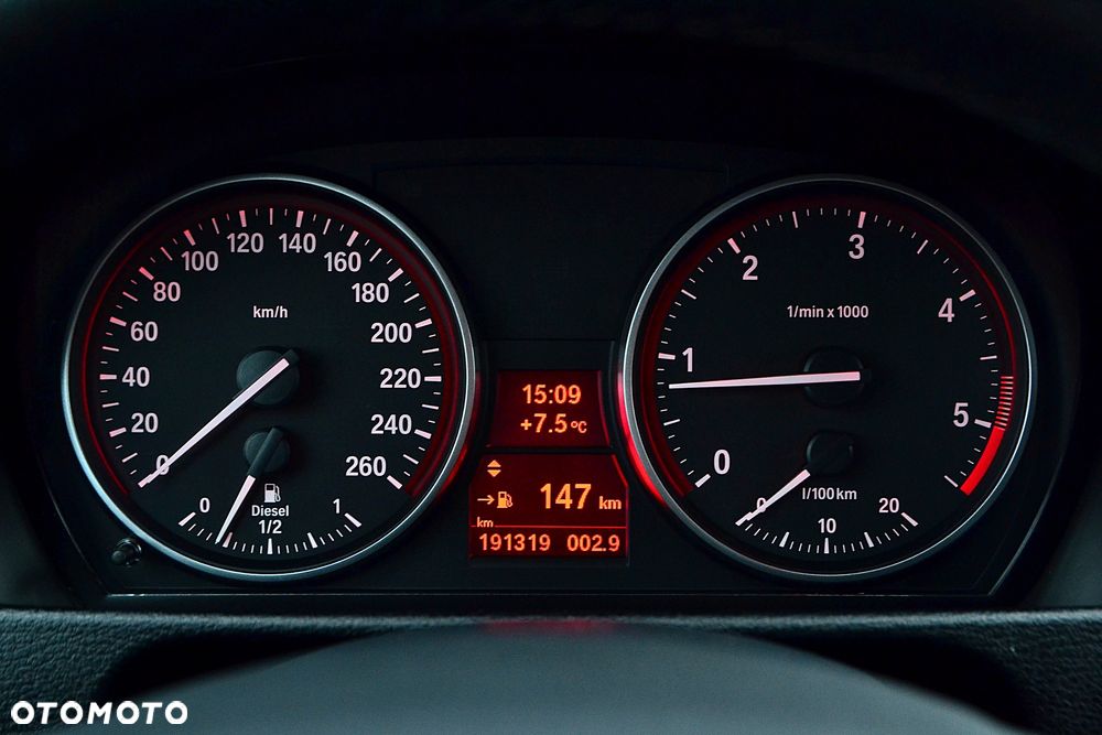 BMW X1 sDrive18d xLine - 25