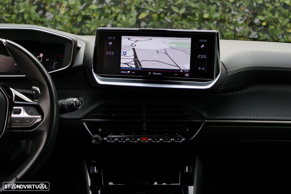 Peugeot 2008 1.2 PureTech GT EAT8 - 29