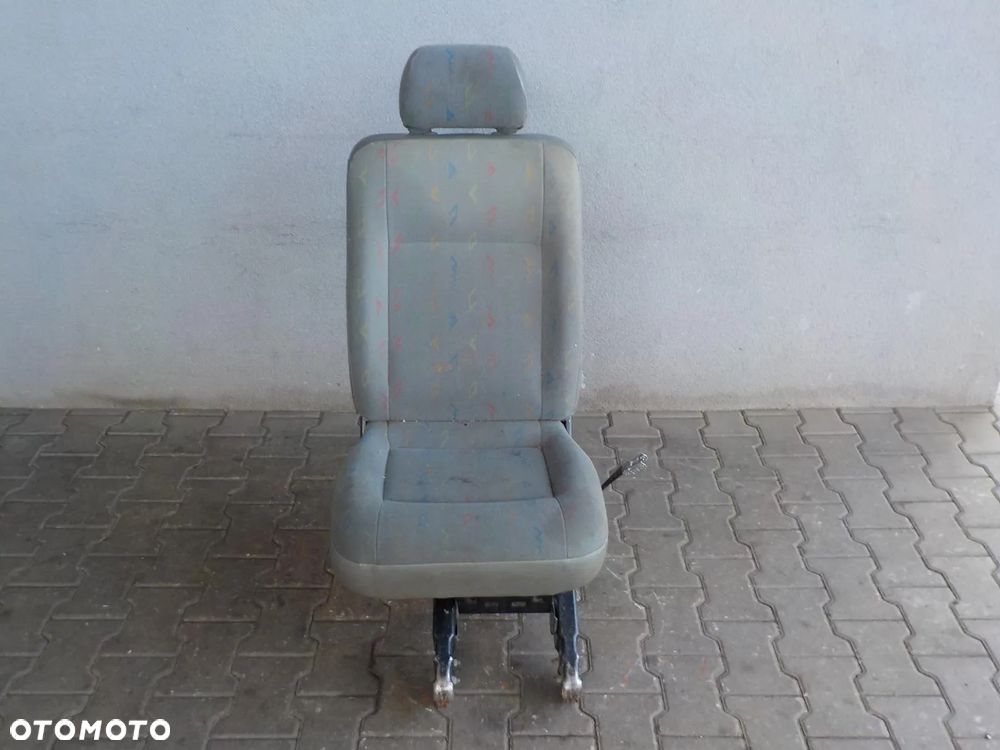 VW T5 FOTEL KOZIOŁEK SKŁADANY TYŁ TYLNY - 1