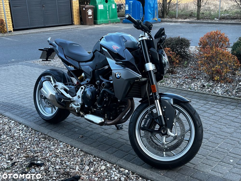 BMW F - 18