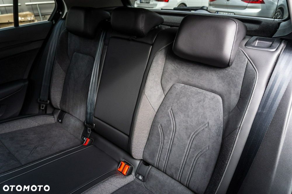 Volkswagen Golf - 17