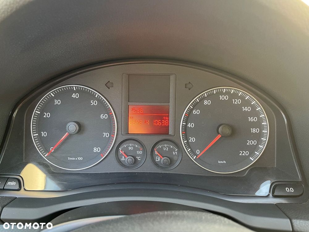Volkswagen Golf - 28
