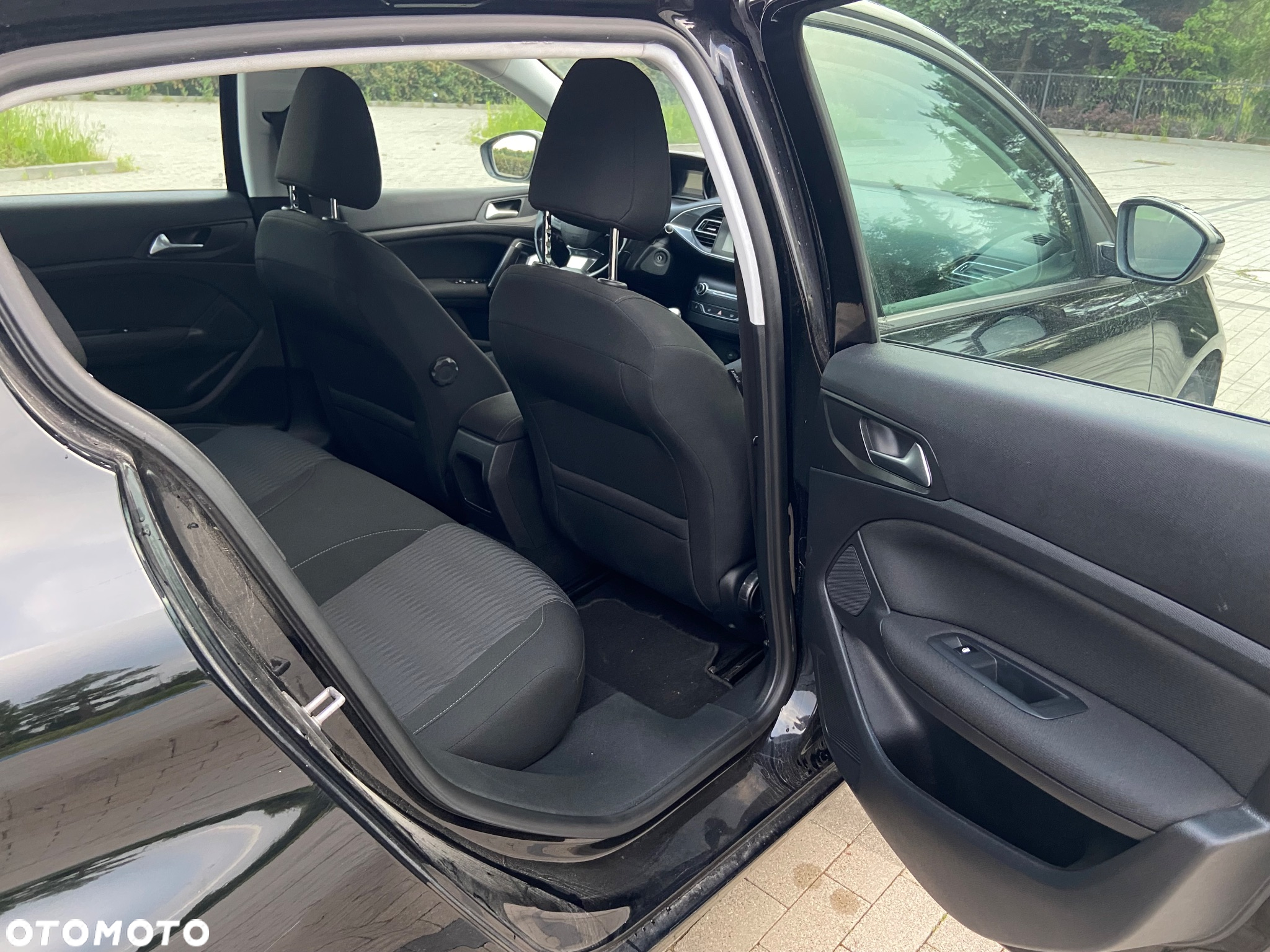 Peugeot 308 1.6 BlueHDi Allure S&S - 19