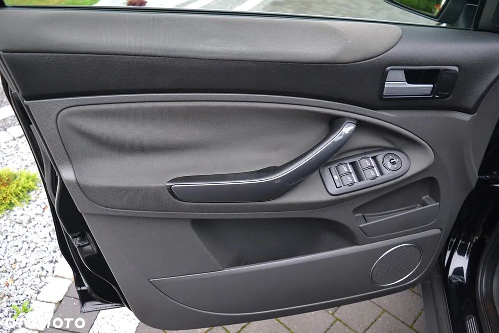 Ford Kuga - 19