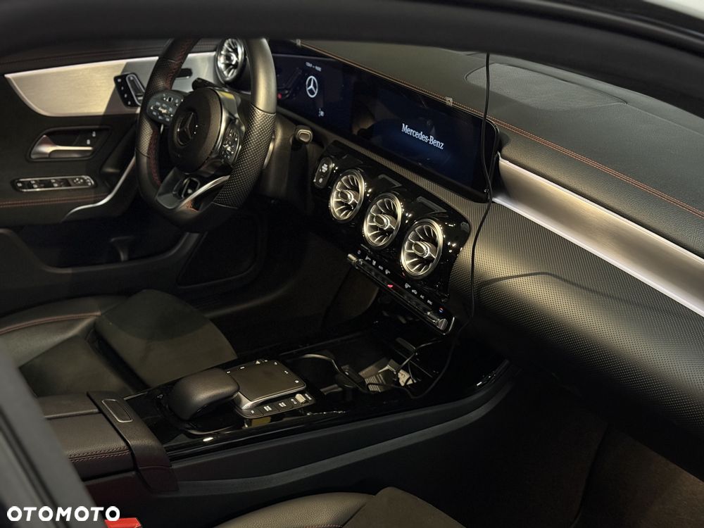 Mercedes-Benz CLA 250 4-Matic AMG Line 7G-DCT - 8