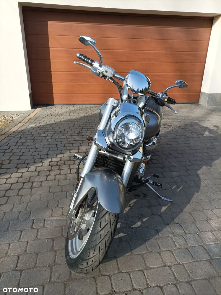 Suzuki Boulevard - 4