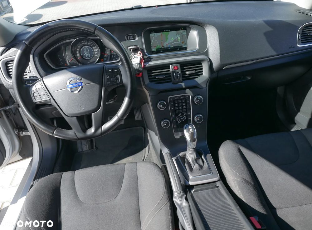 Volvo V40 D2 Powershift Momentum - 19