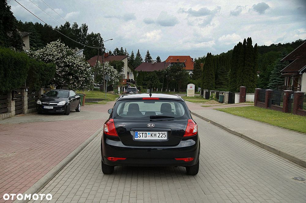Kia Ceed Cee'd 1.4 Comfort + - 7
