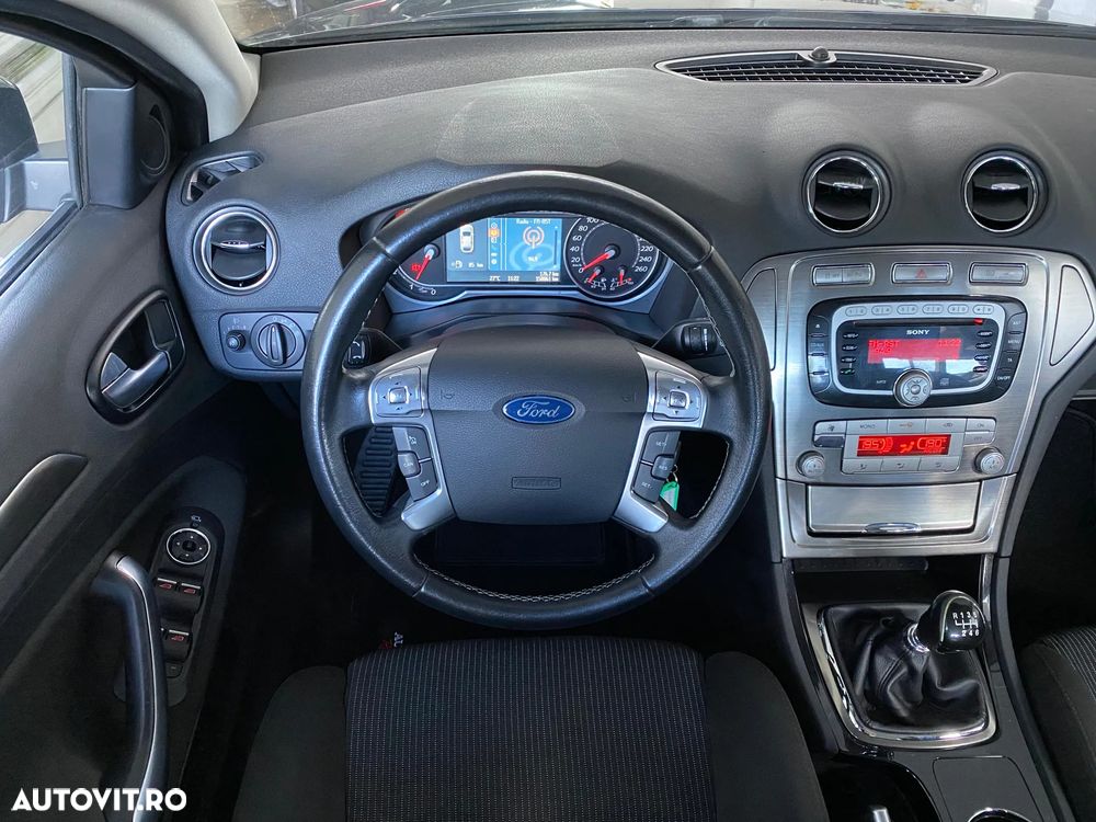 Ford Mondeo - 8