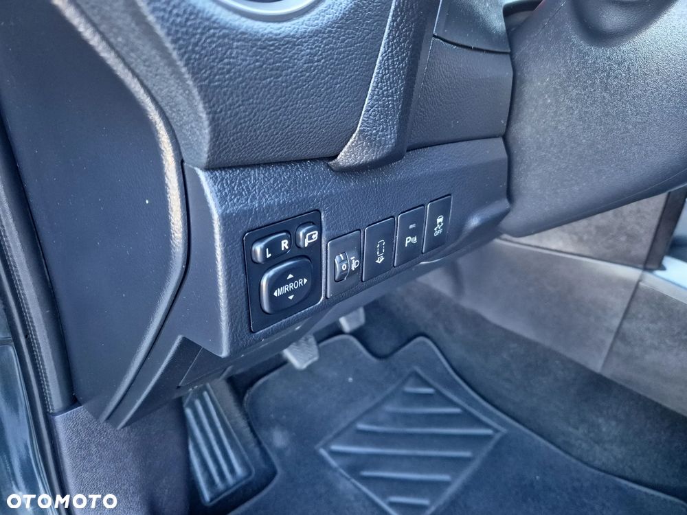 Toyota Auris 1.6 Premium + - 19