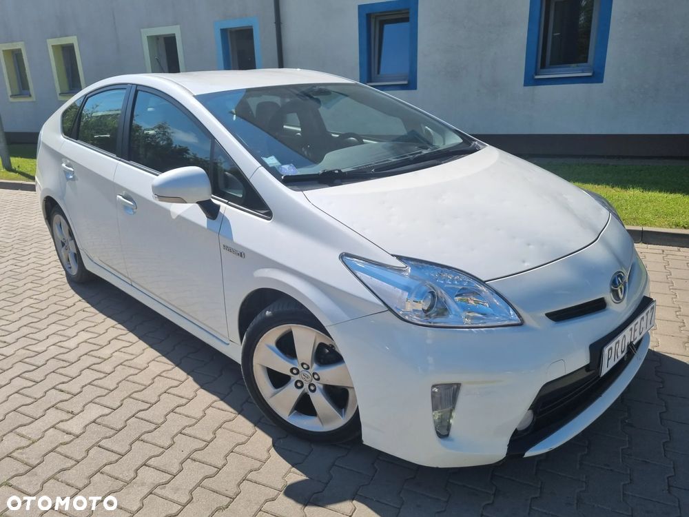 Toyota Prius (Hybrid) Executive - 29