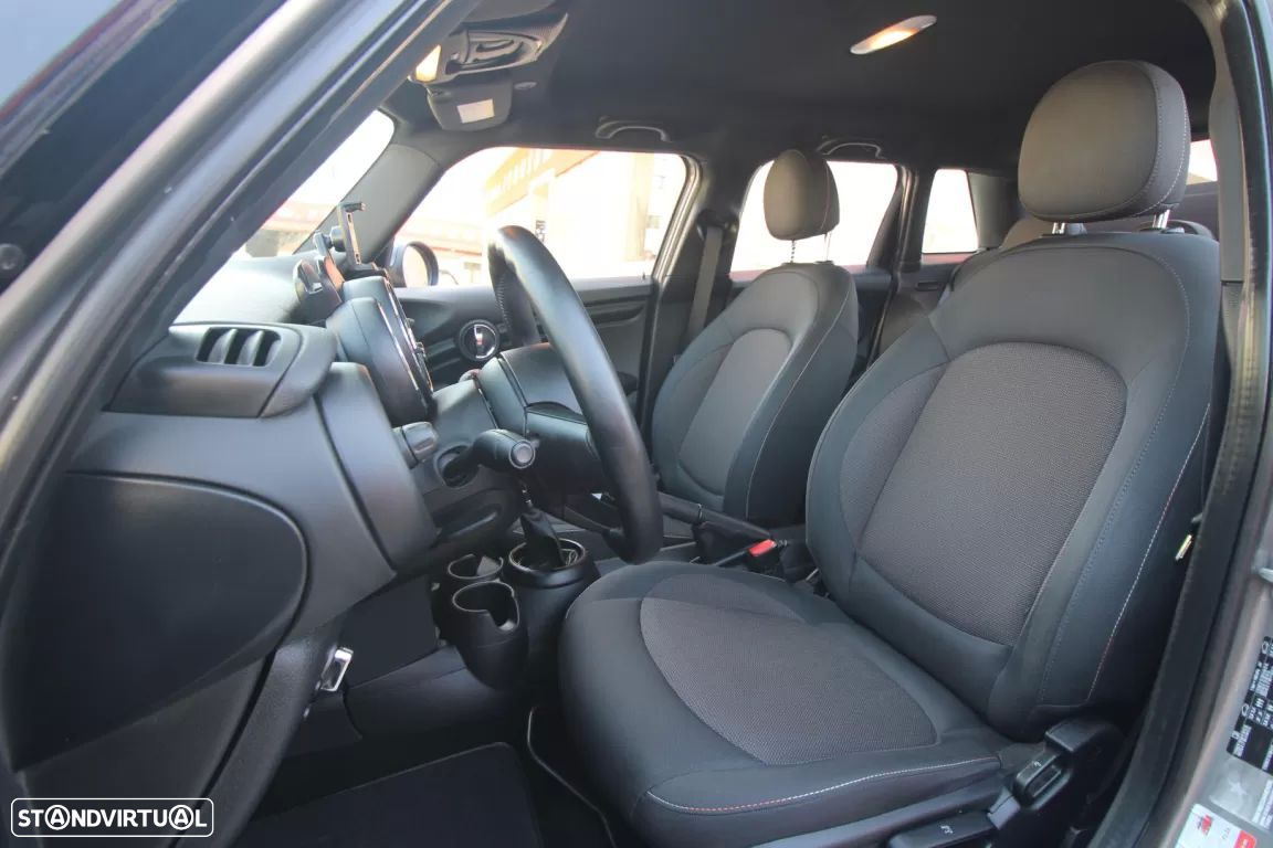 MINI 5 Portas Cooper Aut. - 8