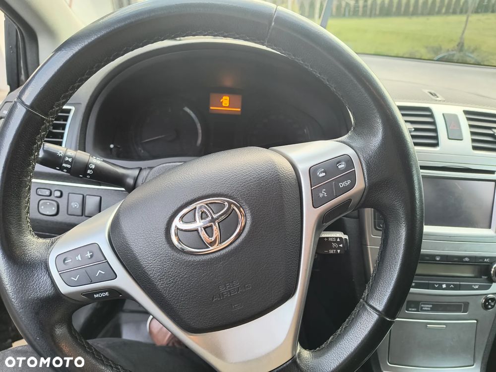 Toyota Avensis Touring Sports 1.8 Comfort - 8