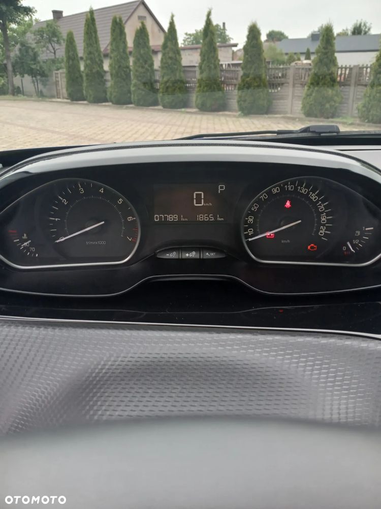 Peugeot 2008 PureTech 110 GPF Stop&Start EAT6 Signature - 19