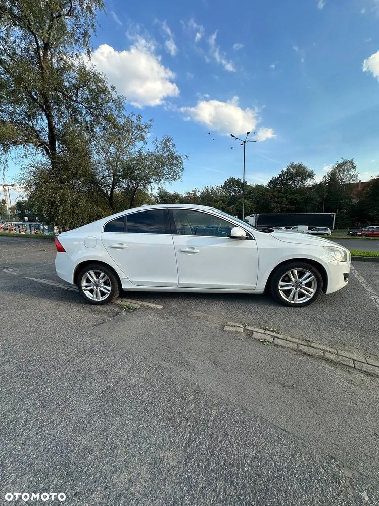 Volvo S60 D3 Summum - 4
