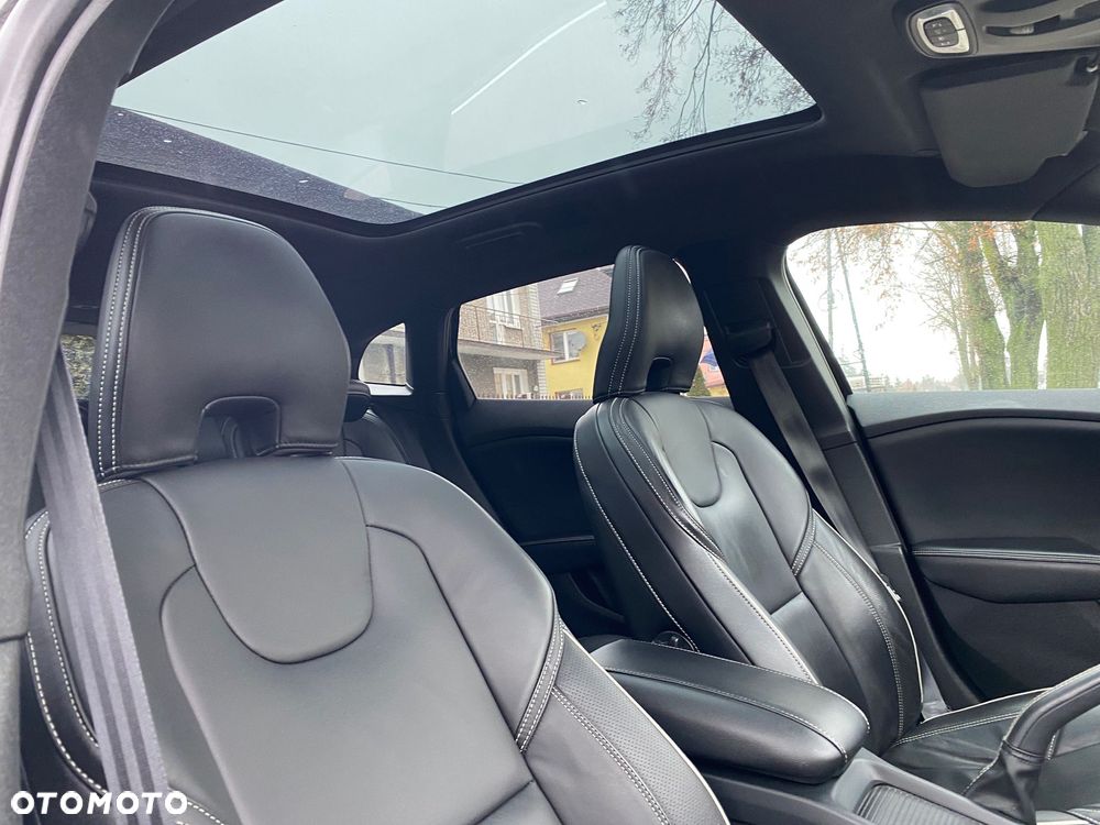 Volvo V40 D3 Geartronic RDesign - 22