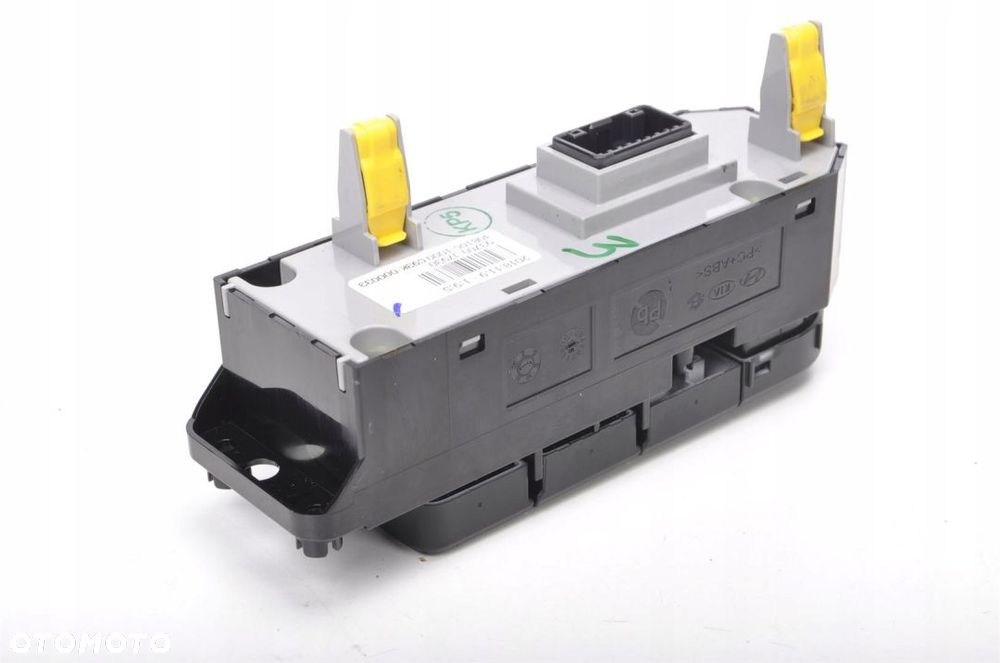 KIA CEED III PANEL PRZEŁĄCZNIKÓW 93700-J7930 2019 - 2