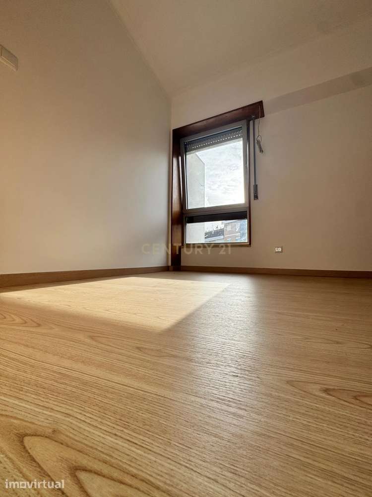 Apartamento de 4 assoalhadas no centro de Lamego (Viseu) - Grande imagem: 4/28
