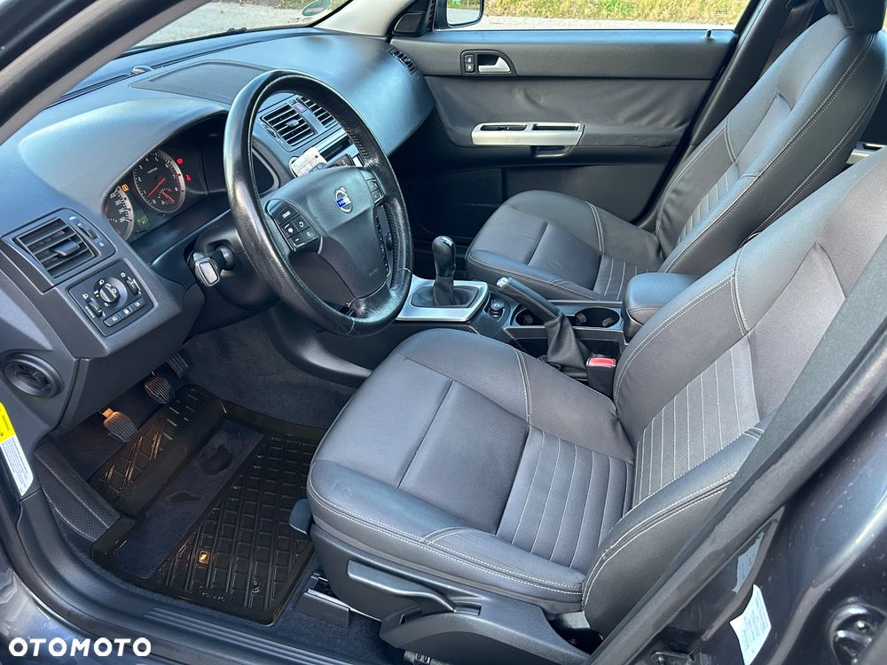 Volvo V50 2.4 Momentum - 18