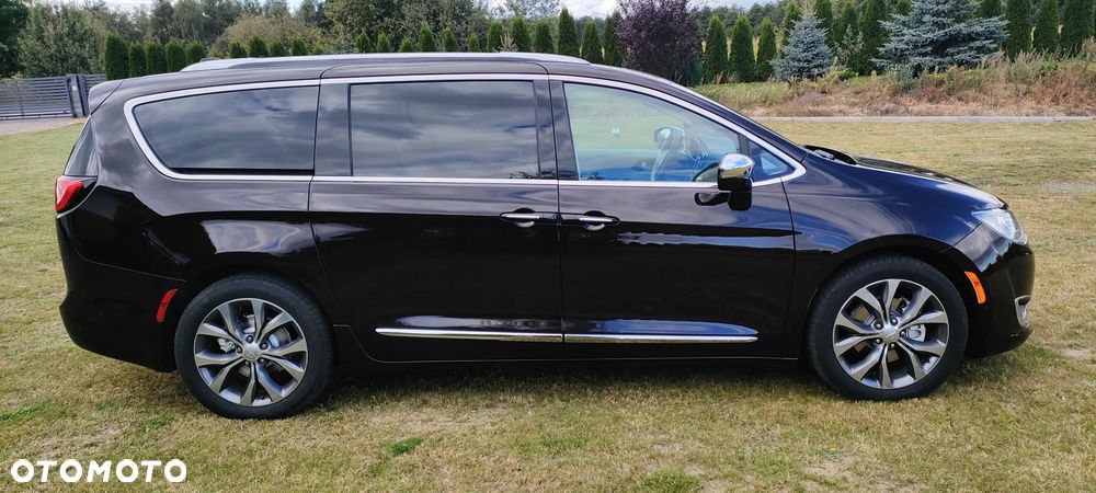 Chrysler Pacifica - 15