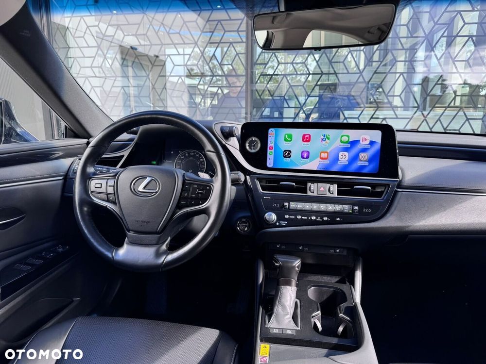 Lexus ES - 4