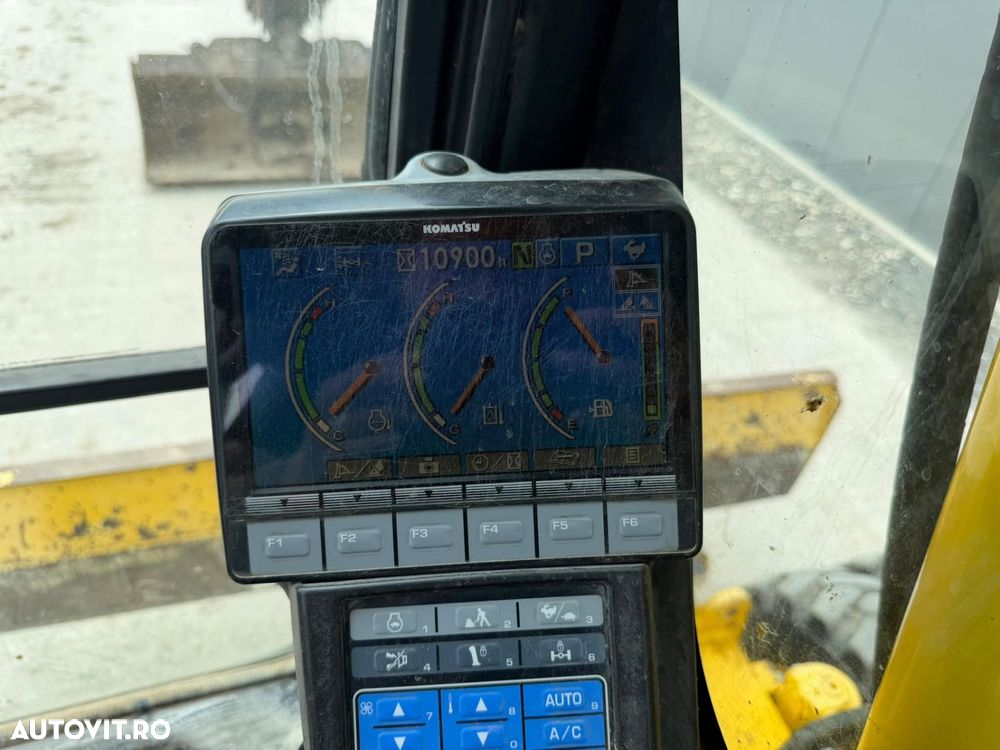 Komatsu PW148-8 Excavator pe Roti - 7