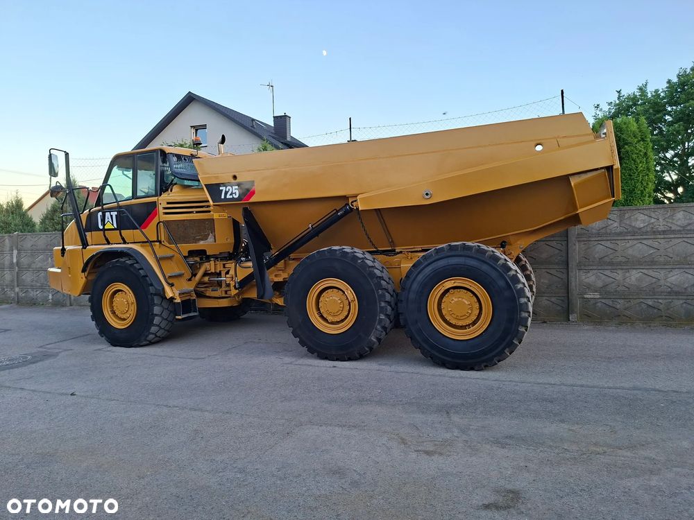 Caterpillar 725 - 4