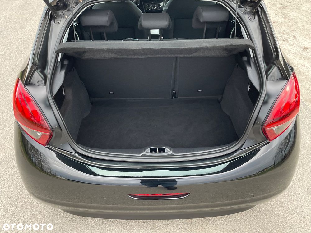 Peugeot 208 - 17