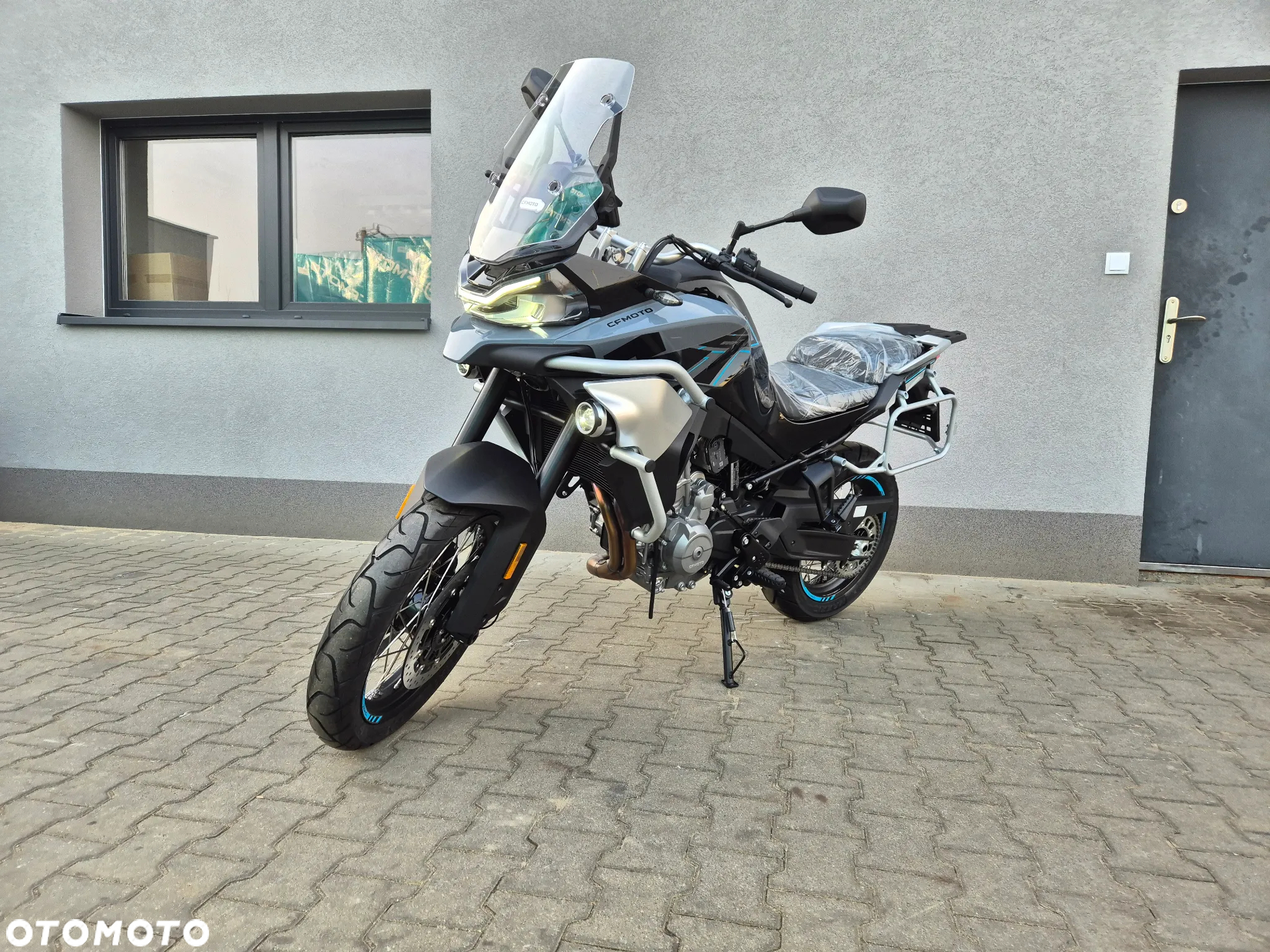 CFMoto MT - 12