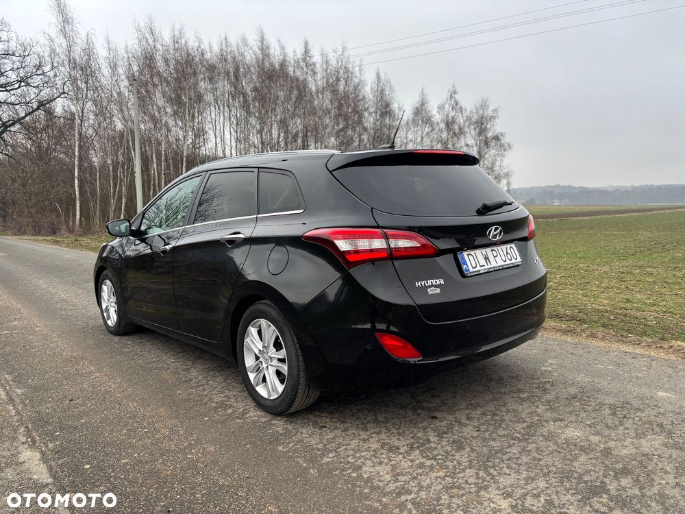 Hyundai i30 1.6 CRDI Trend - 4