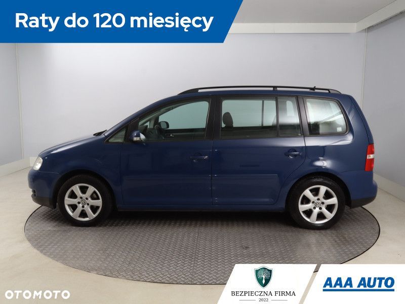 Volkswagen Touran - 4