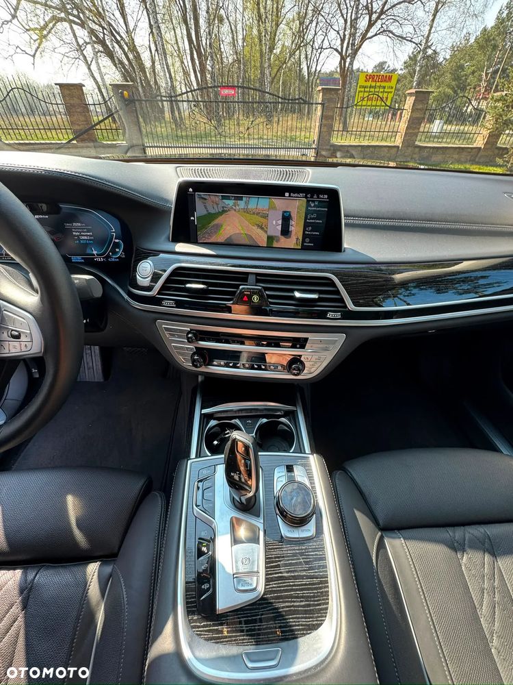 BMW Seria 7 - 10
