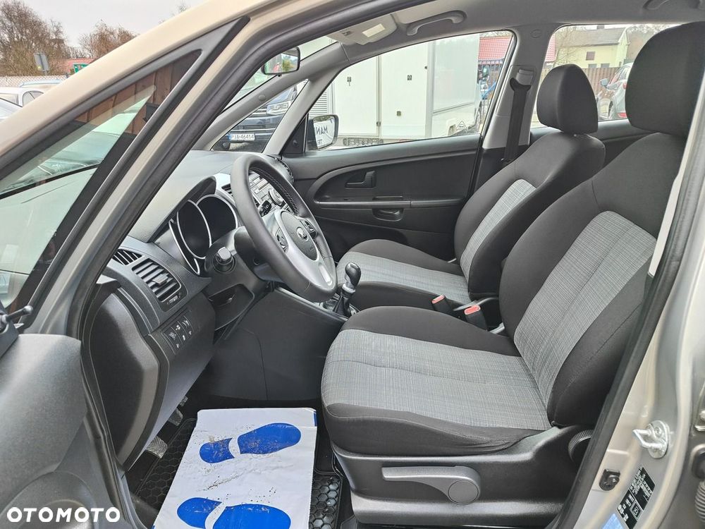 Kia Venga - 7
