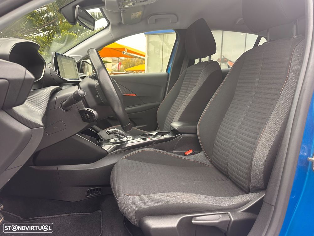 Peugeot e-208 Allure - 18