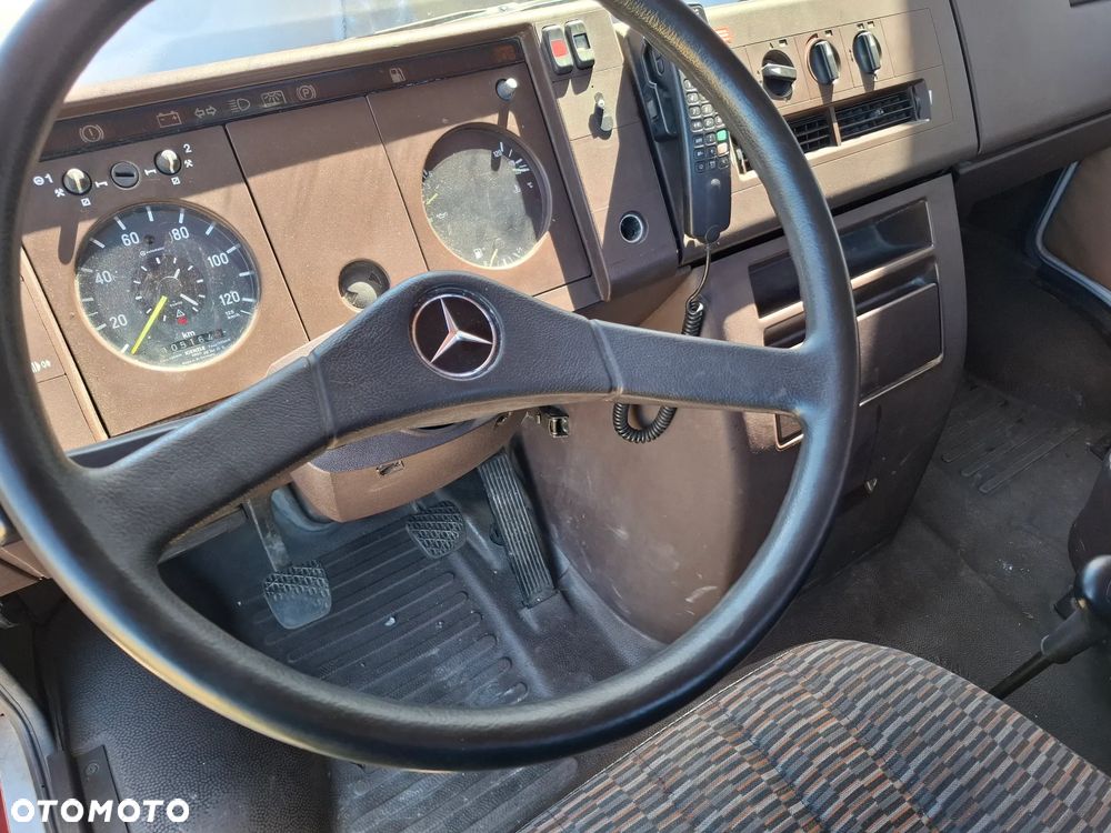 Mercedes-Benz 609DC - 8