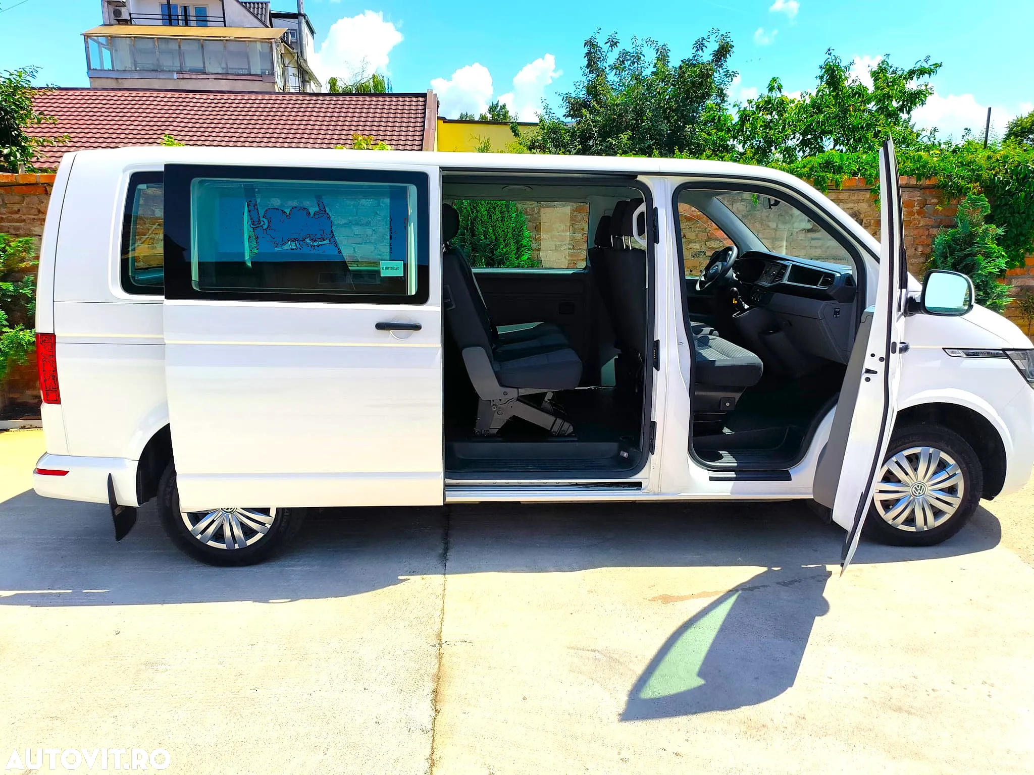 Volkswagen Caravelle T6.1 2.0 TDI 81 kW LR Comfortline - 2