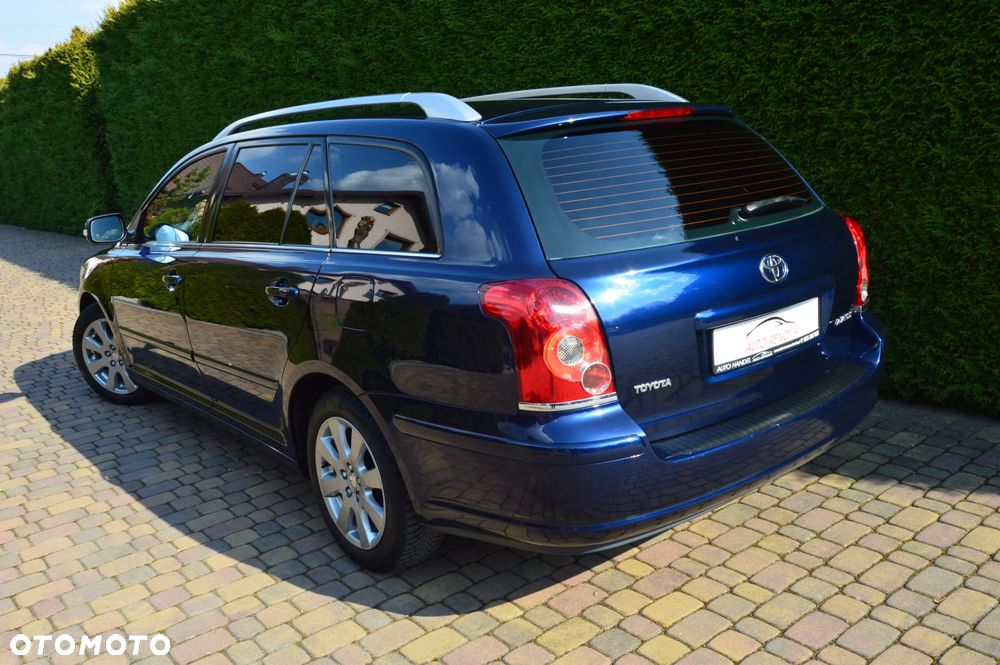 Toyota Avensis 1.8 VVT-i Sol - 4