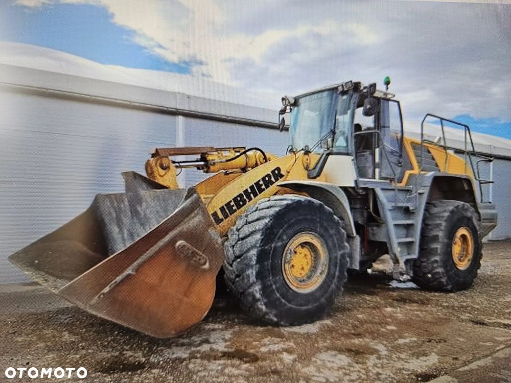 Liebherr L 586 2012 - 11