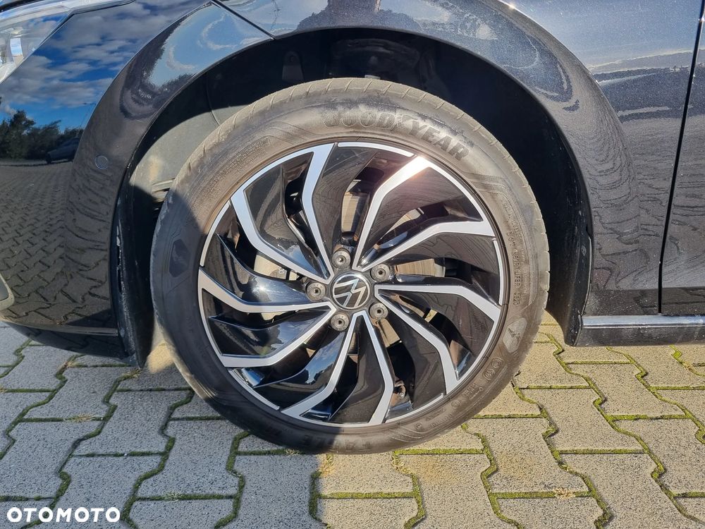 Volkswagen Golf VIII 1.5 eTSI EVO Style DSG - 22