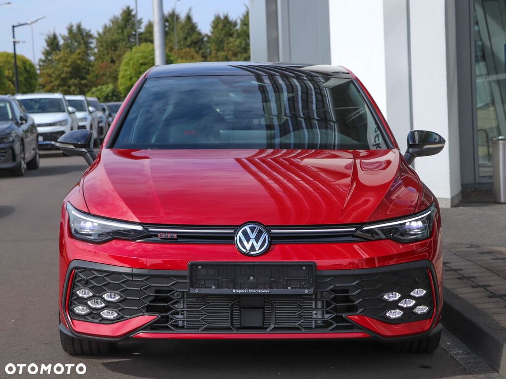 Volkswagen Golf - 6